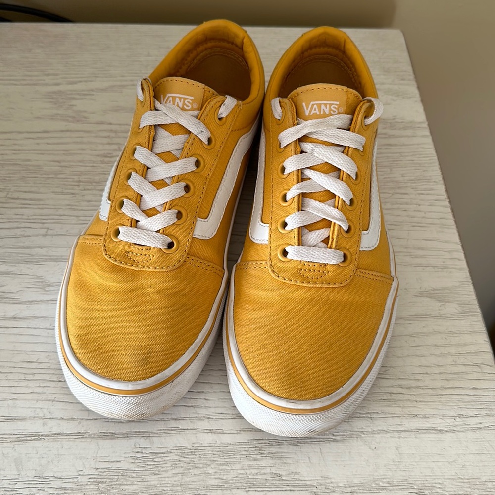 Mustard Vans Women’s 7.5